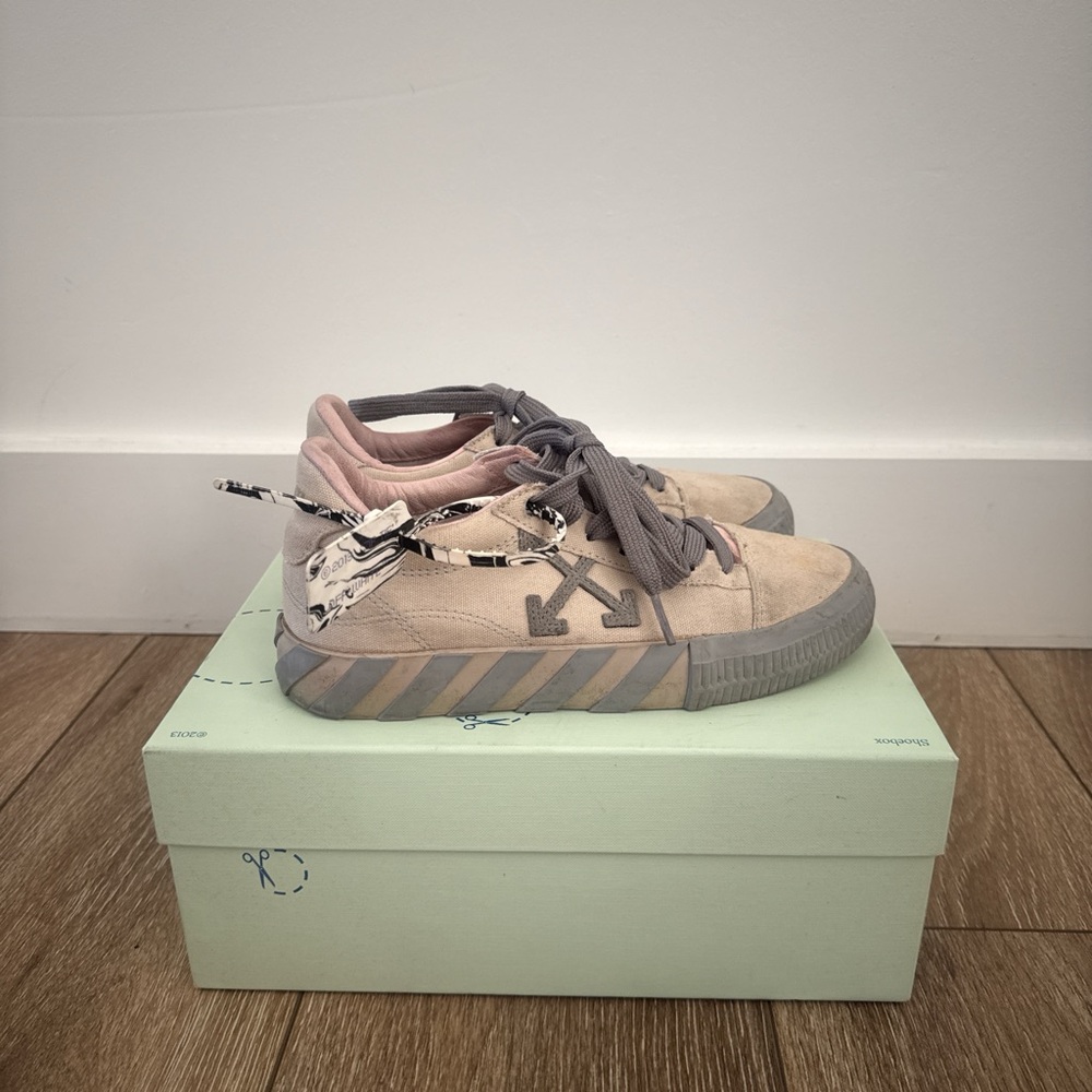 Off-White Pink and Gray Sneakers with Modern Design